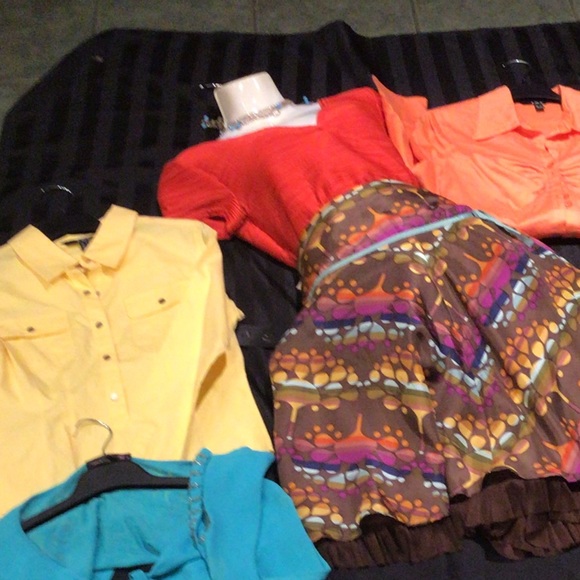 NWT Multi coloured skirt - Picture 4 of 5